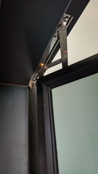Pivot Window Replacement in Stuart